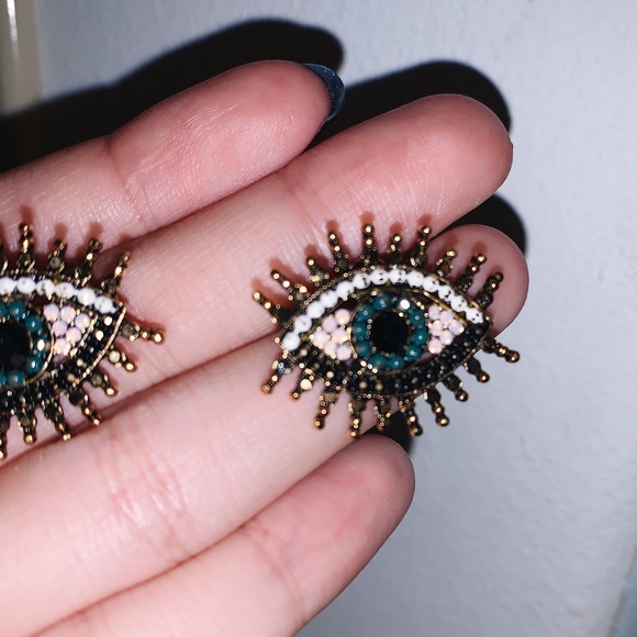 Eye beaded statement earrings with eyelashes - Picture 3 of 4